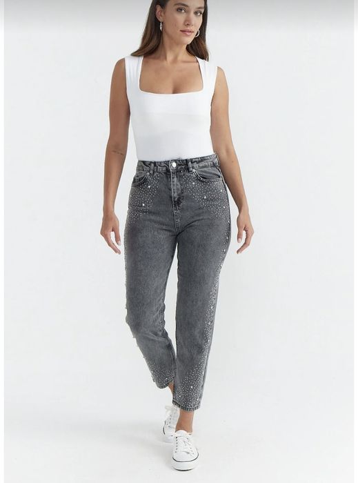 Нови дамски дънки с камъни