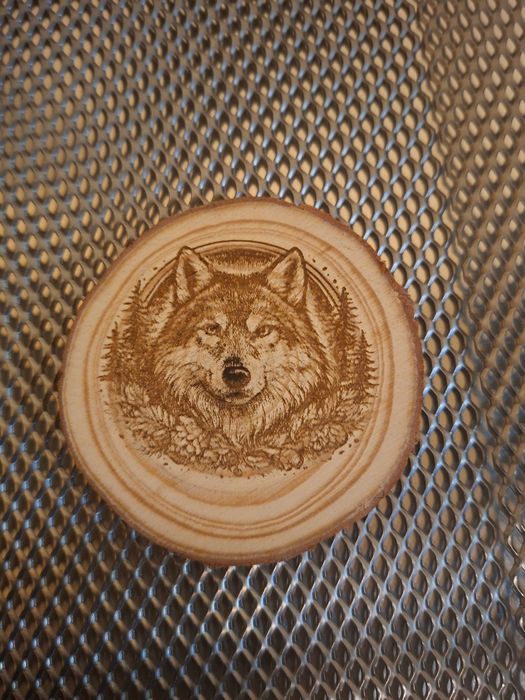 Уникални дървени гравюри – персонализирани подаръци по ваш вкус!