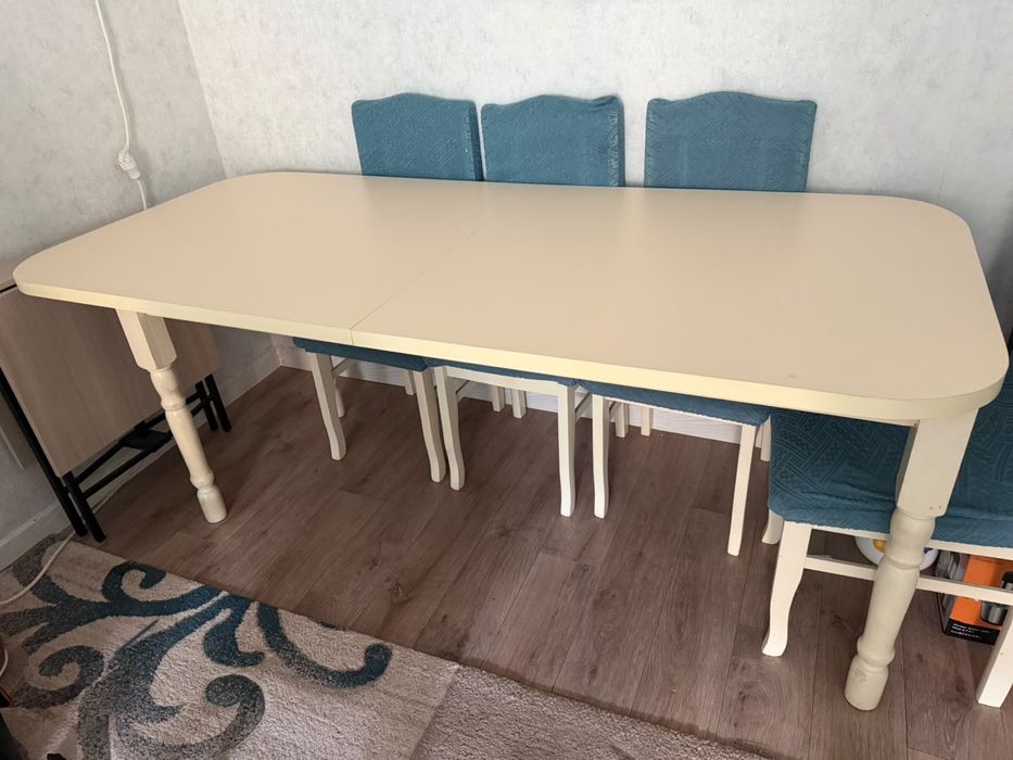 Продам стол в идеальном состоянии