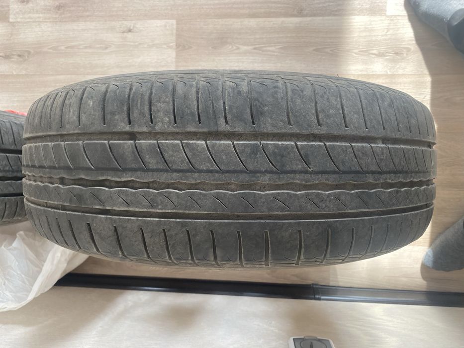 Диски с шинами.