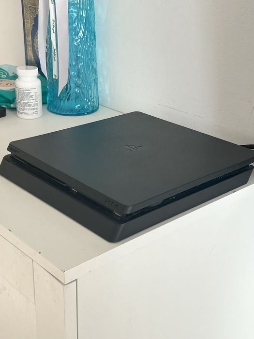 PS   PlayStation 4