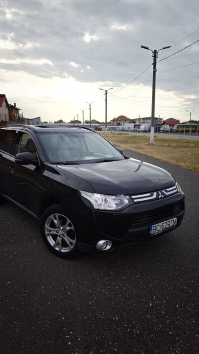 Mitsubishi Outlander Black 2013 Navi Trapa Diesel 2.2