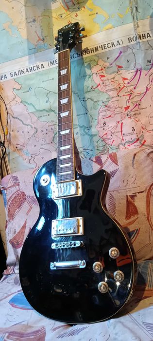 Електрическа китара Стратокастер и Лес Пол, супер колекция