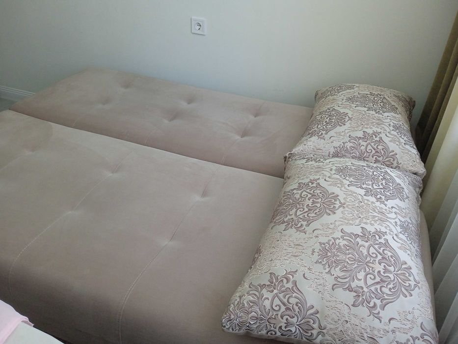 Диван раскладной с подушками