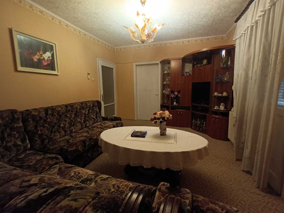 Продава се Четиристаен апартамент в Плевен, Идеален център - 95 кв.м за 1422 €/кв.м - Снимка #5