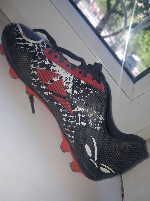 Butsa Black, Red, White