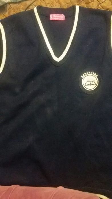 Продам школьный жакет