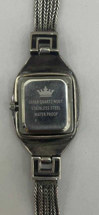 Kumush soat. Серебряные часы