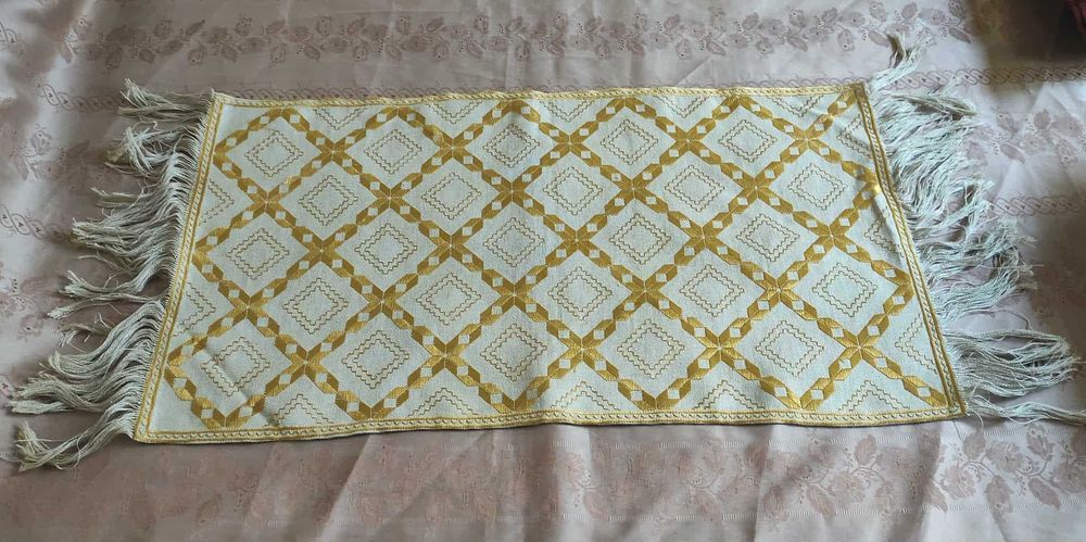 Комплект за студено сервиране, красиво каре,тишлайфер  ръчно бродирани