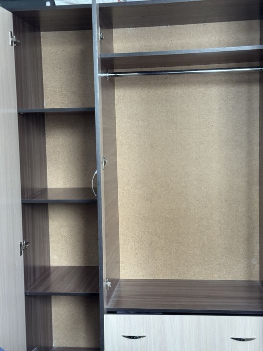 Срочно продам шкаф для одежды