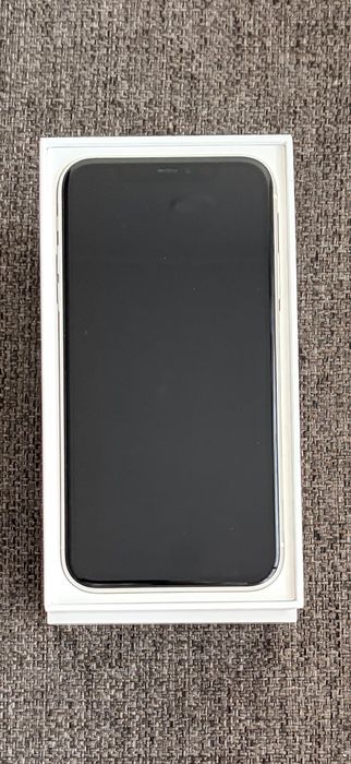 ПРОДАВАМ iPhone 11 64 GB БЯЛ