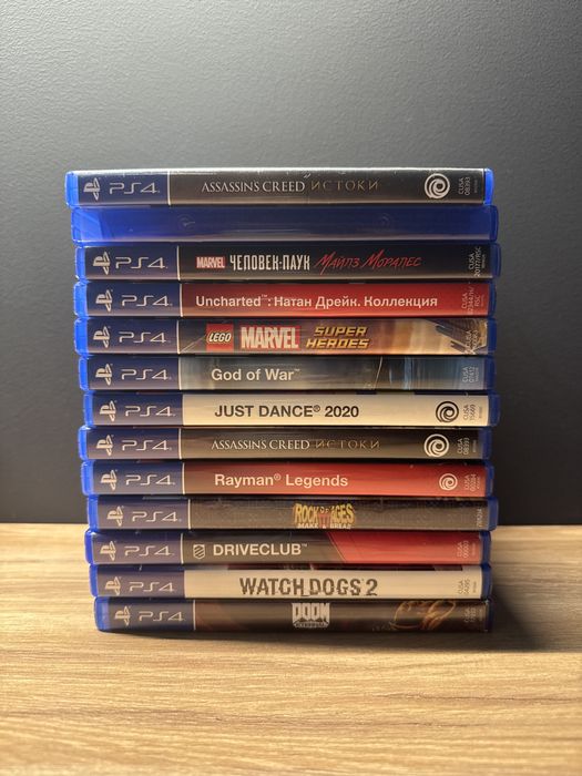 Sony PlayStation 4 Slim + 2 геймпада + 14 ТОП игр