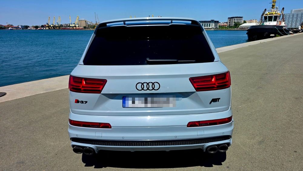 AUDI         SQ 7