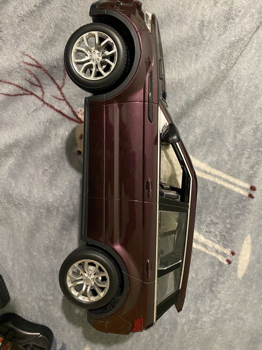 Продам игрушку машину