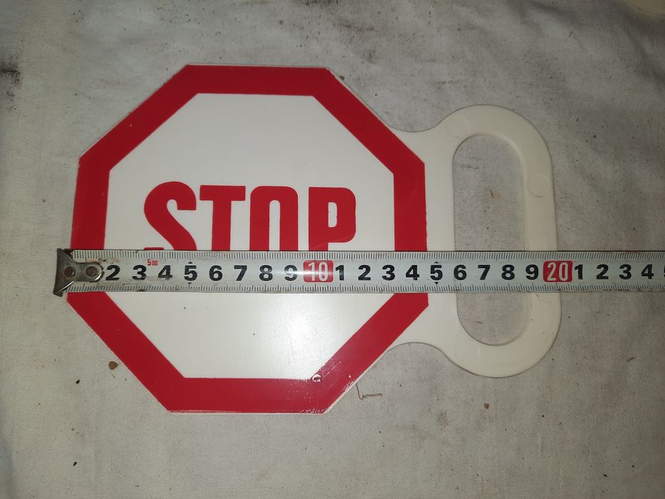 Пластмасова табелка със знак Стоп STOP