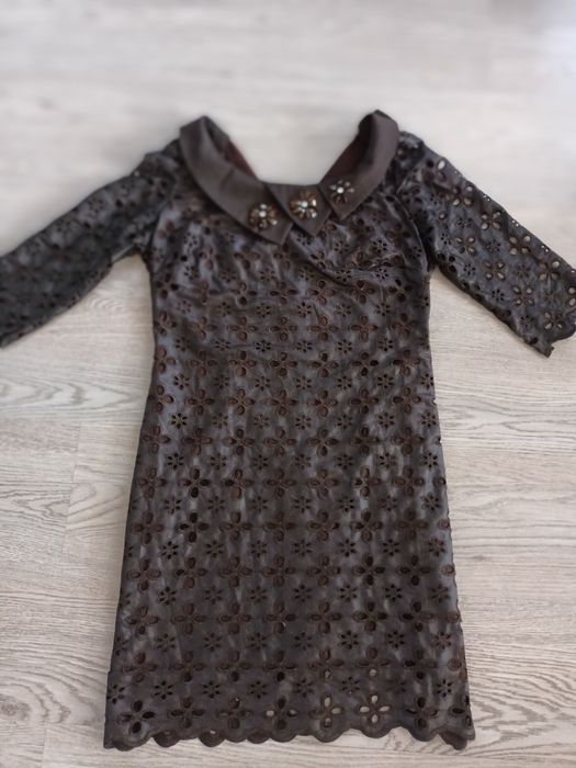 Продавам тези чудесни рокли.