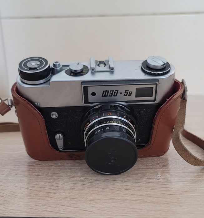 Aparat foto Rusesc vintage FED-5V / Industar-61 L/D 2.8/53 / husă piele   si   Aparat foto Agfa Optima 500 Sensor, vintage