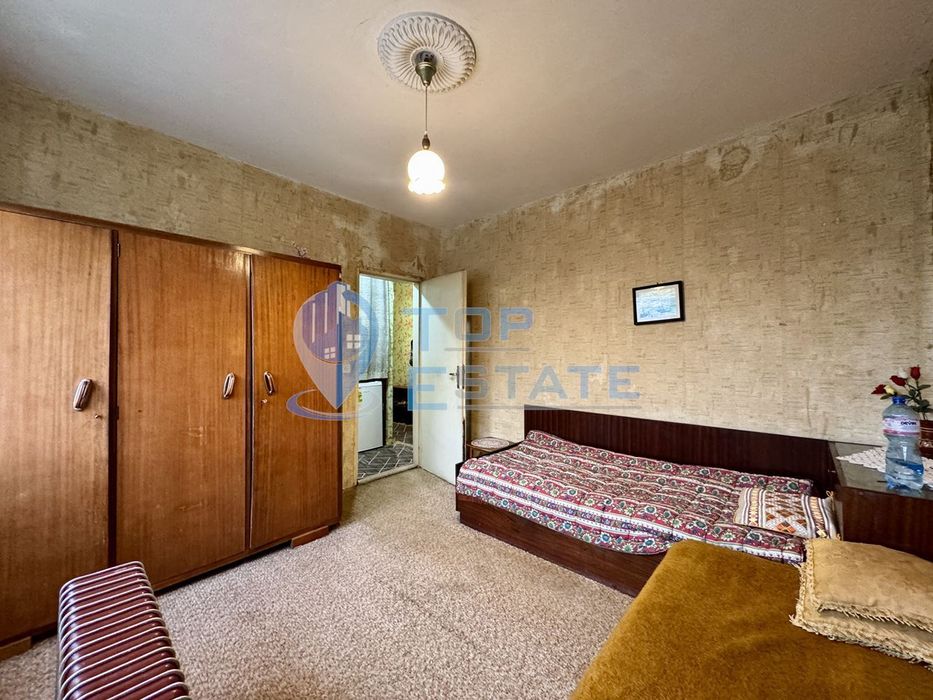 Двустаен панелен апартамент в град Стажица, област Велико Търново