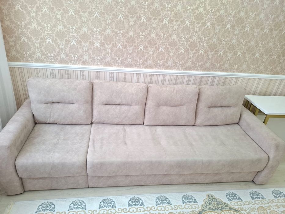 Продам диван в хорошем состоянии.