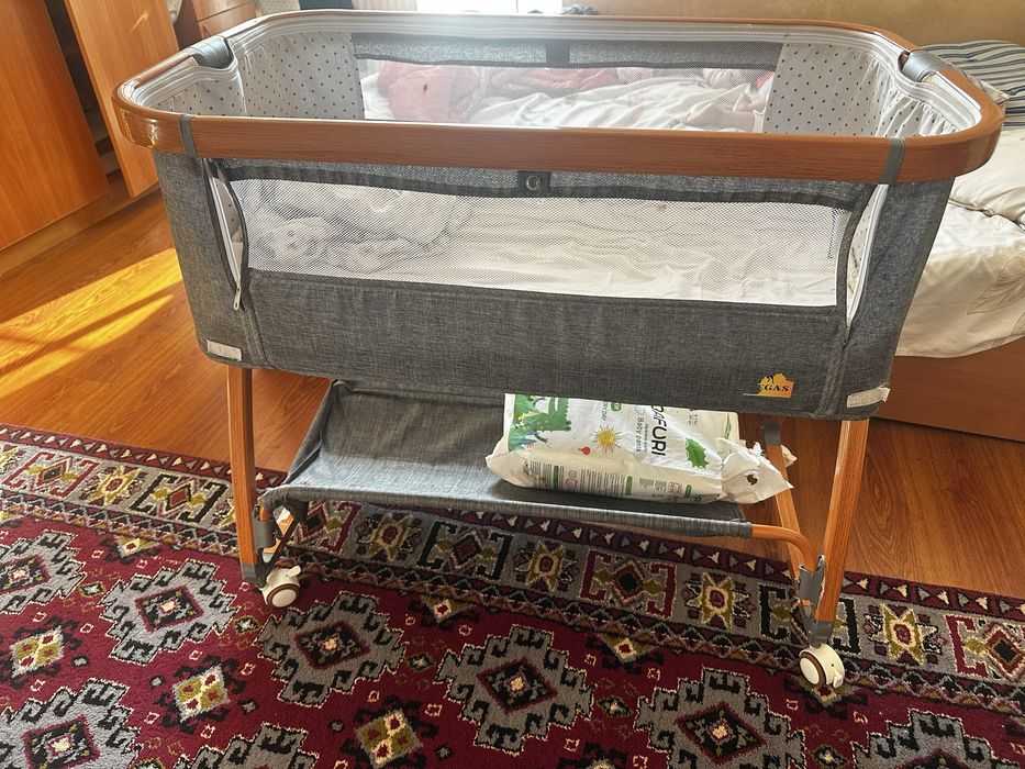 Манеж кровать в хорошем состояний