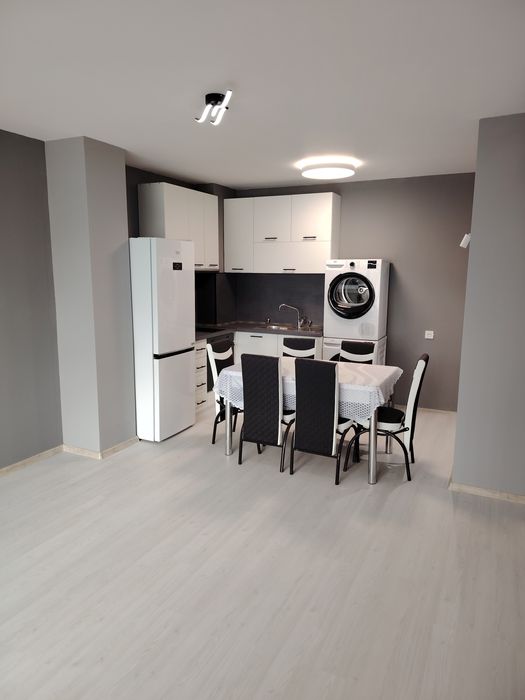 Изцяло обзаведен двустаен апартамент