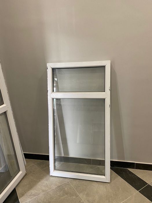 Пластиковый окно и дверь