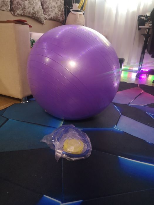 Мяч попрыгун с насосом большой