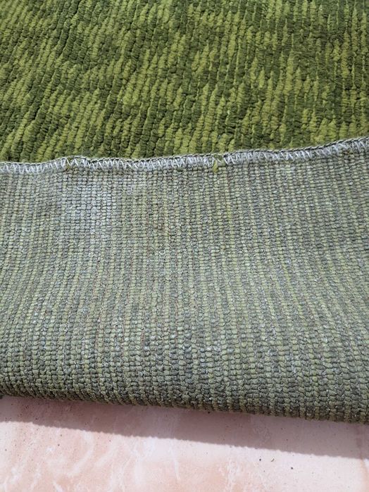 Палас, ковер (2.40 х 1.30).