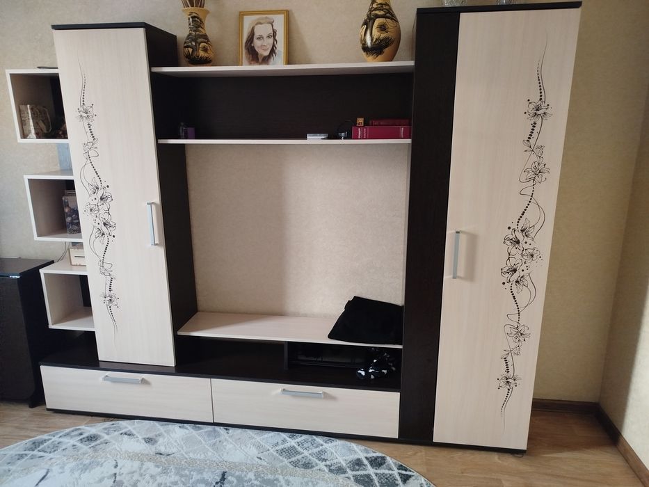 Продаётся стенка