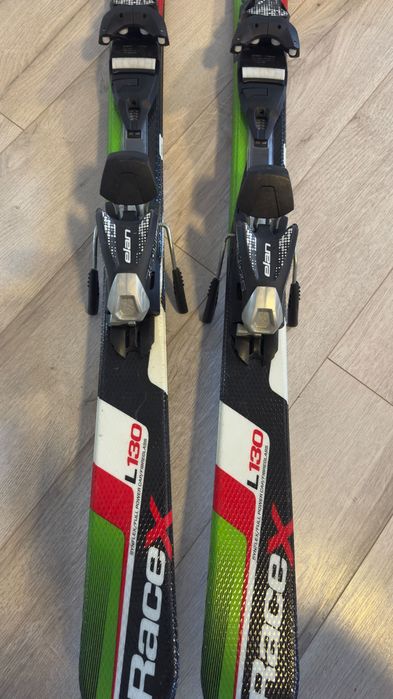 Schiuri Elan Race X L130 – pentru juniori (130 cm, R10,7 m)
