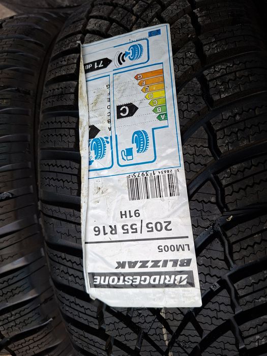 4бр. Чисто Нови 205/55/16 Bridgestone Blizzak LM 005