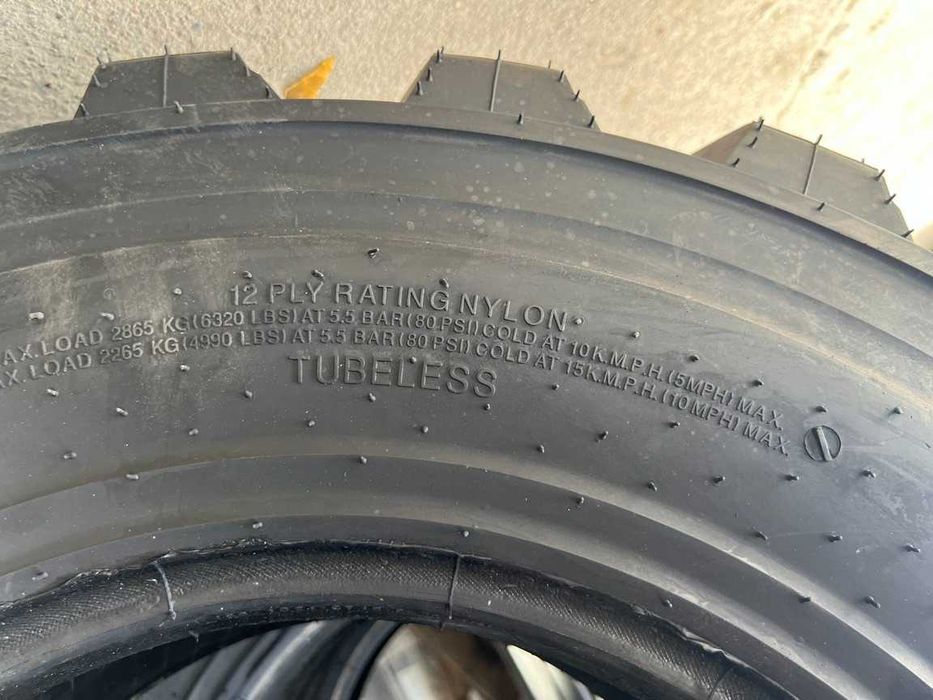 12-16.5 cu 12 pliuri marca CEAT pentru bobcat cauciucuri noi