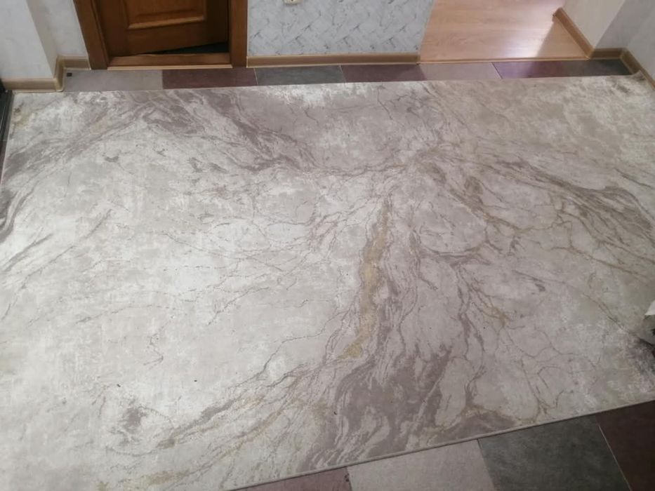 Продам ковер  5*3  5*2.9.  3,5*2,5  3,35*1,8