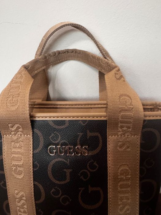 Guess small Tote bag естествена кожа