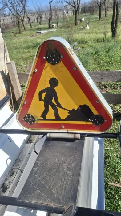 Semn de avertizare rutier