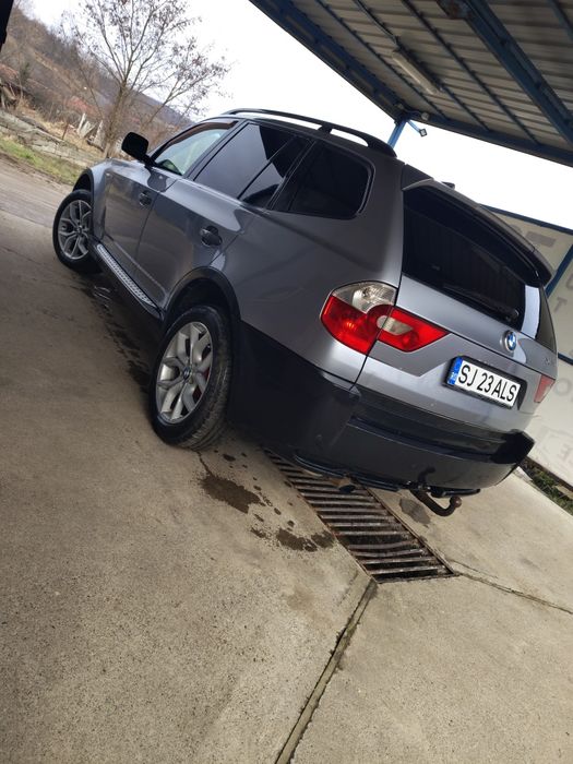 Vând BMW X3  în stare de funcționare