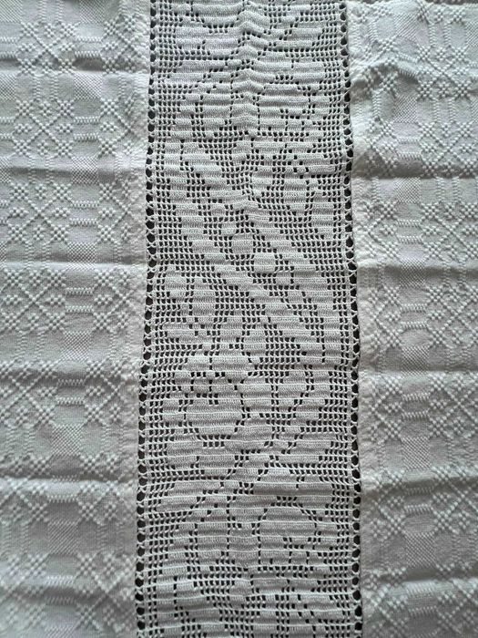 Față de masă 100% bumbac cu dantelă lucrată manual, 2,5 m, nouă