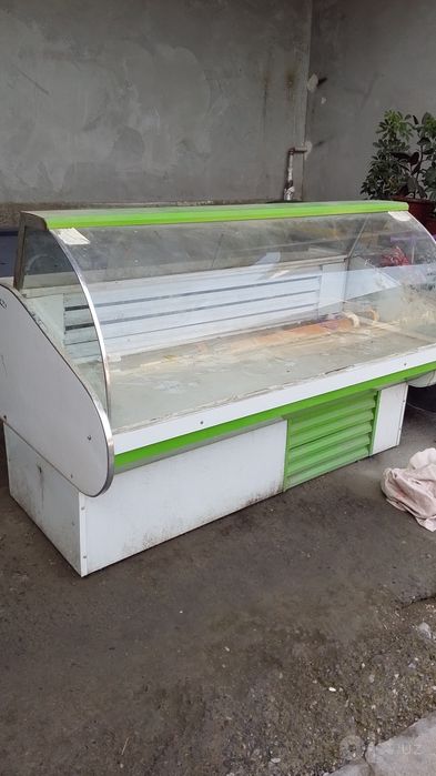 Vetrina xolodelnik 4 milyon kami bor
