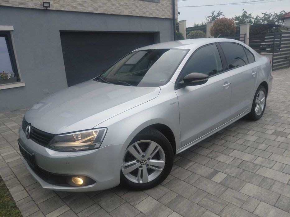 VOLKSWAGEN Jetta 2012 — imagine 3