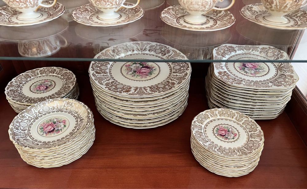 Сервиз столовый позолченный, китайский фарфор, Германия. Антиквар.