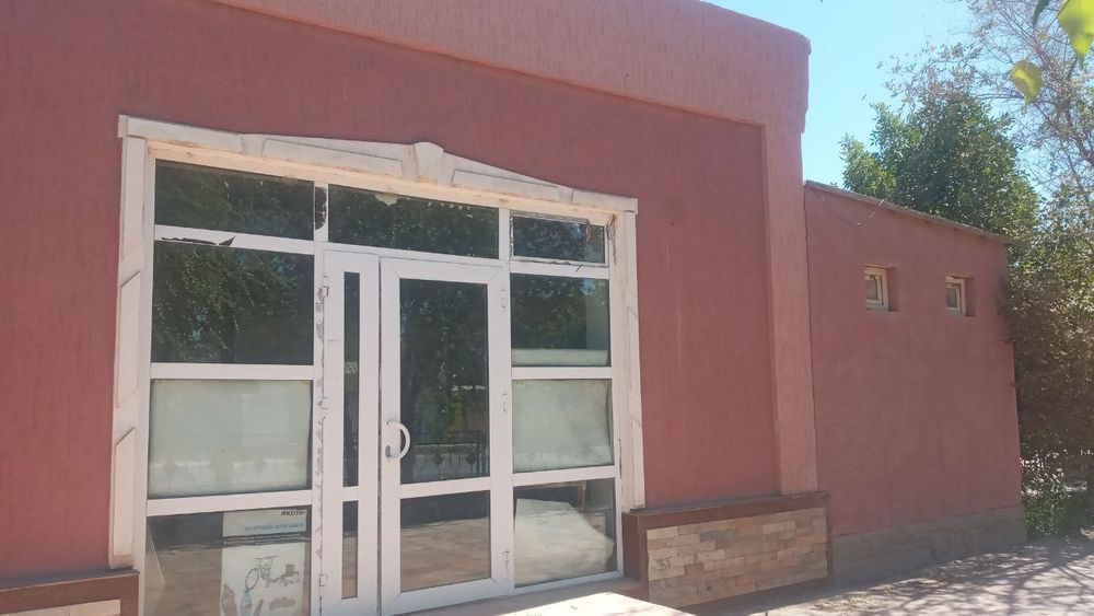 Кафе хар кандай бизнес килишга кулай иморат сотилади