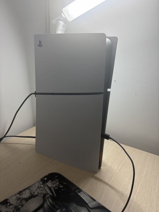 Play Station 5 slim with disc