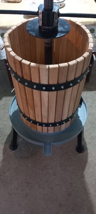 Teasc, storcator, saitau, struguri