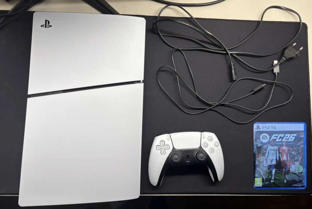 PlayStation 5 Slim 1 TB + FC 26 Като Нова