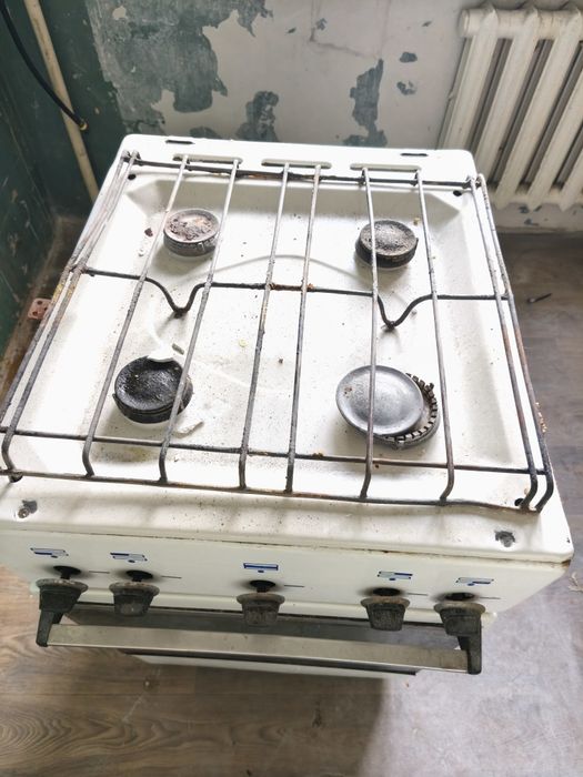 Продам Газ плиту