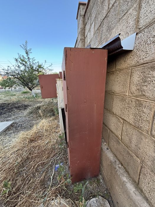 Сейф  3 шт Б/У .