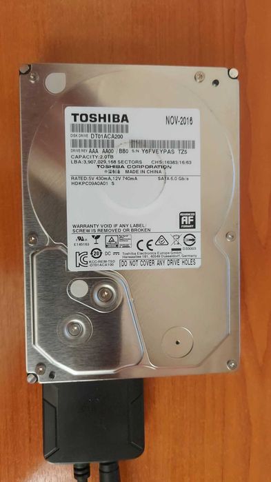 Vând HDD Toshiba 2TB, model DT01ACA200, 3.5", SATA III, 7200 RPM, 64MB Cache stare impecabila
