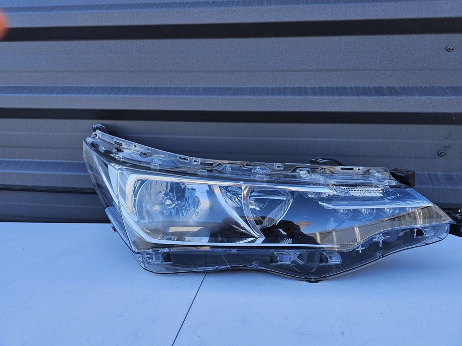 Far dreapta Halogen original Toyota Corolla