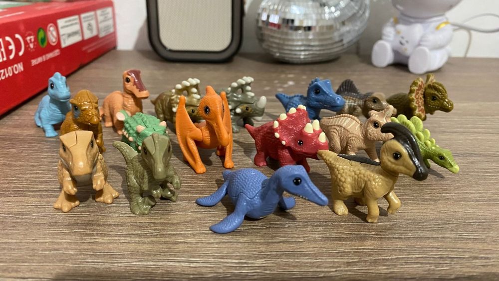 Kinder surprise Дино натунс