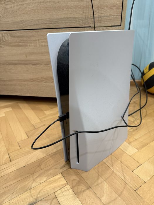 PlayStation 5 с 4 игри